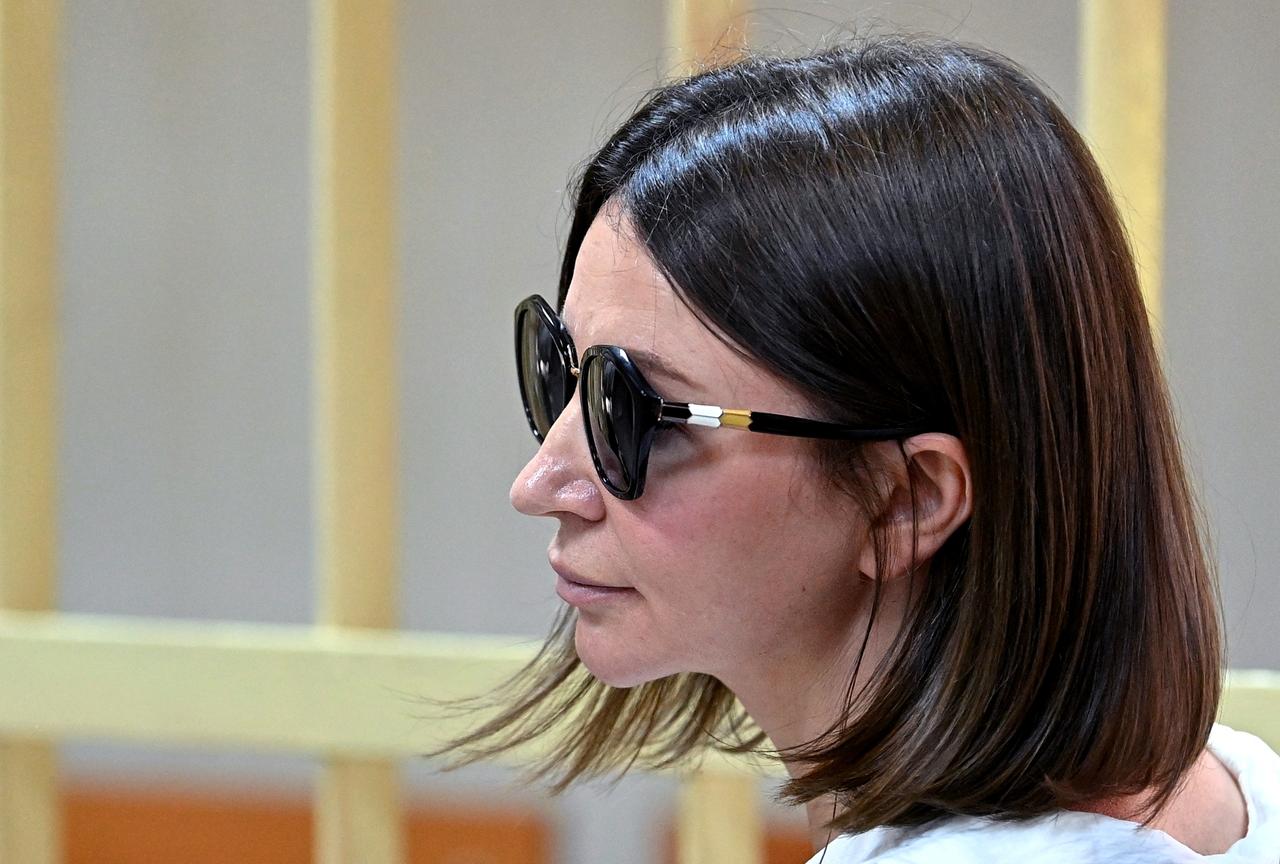 Суд арестовал 50 банковских счетов и 100 миллионов рублей по делу Блиновской