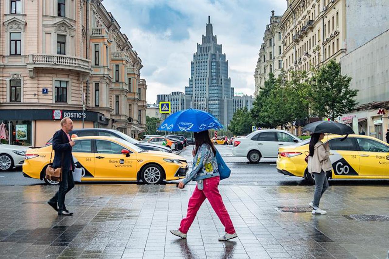 Москвичей предупредили об опасной погоде