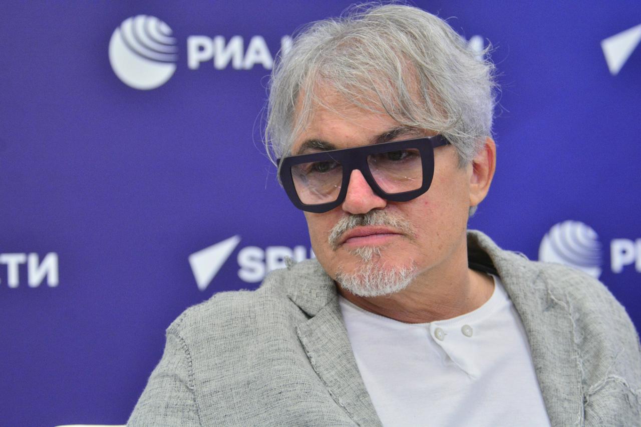 Москвичи обиделись на телеведущего Дмитрия Диброва