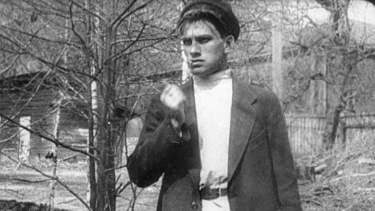 Названо имя открывшего талант Маяковского москвича