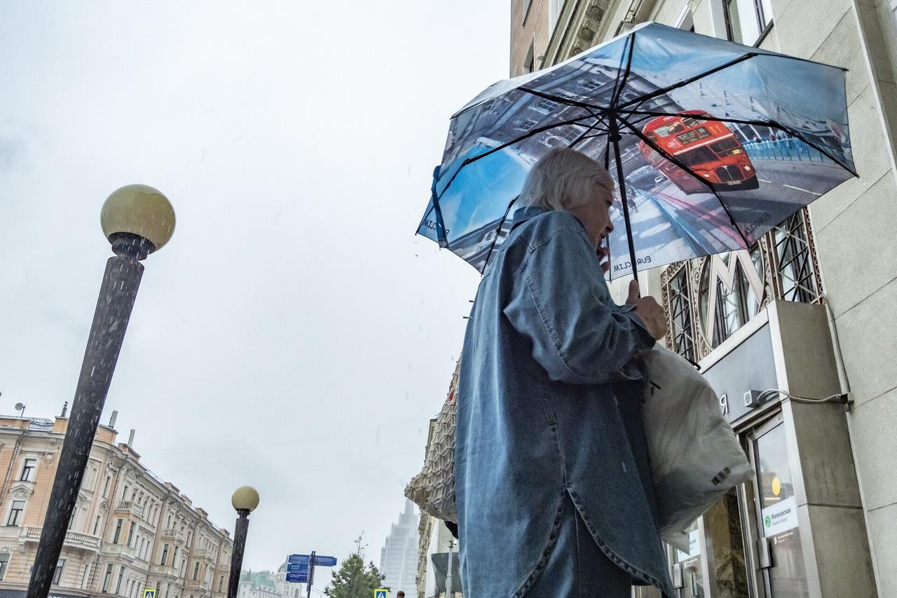 Москвичей предупредили о ливнях с грозами