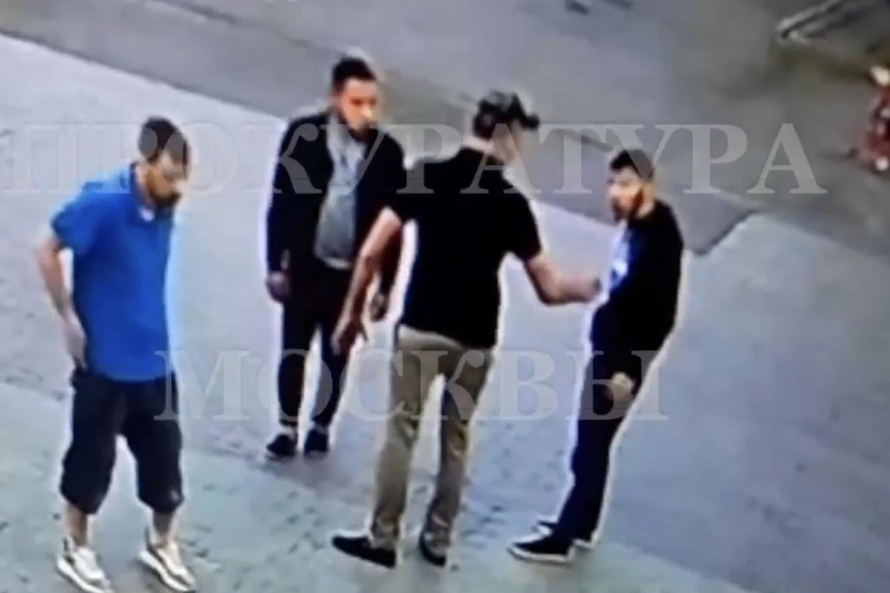 Драка со смертельным исходом попала на видео в Москве