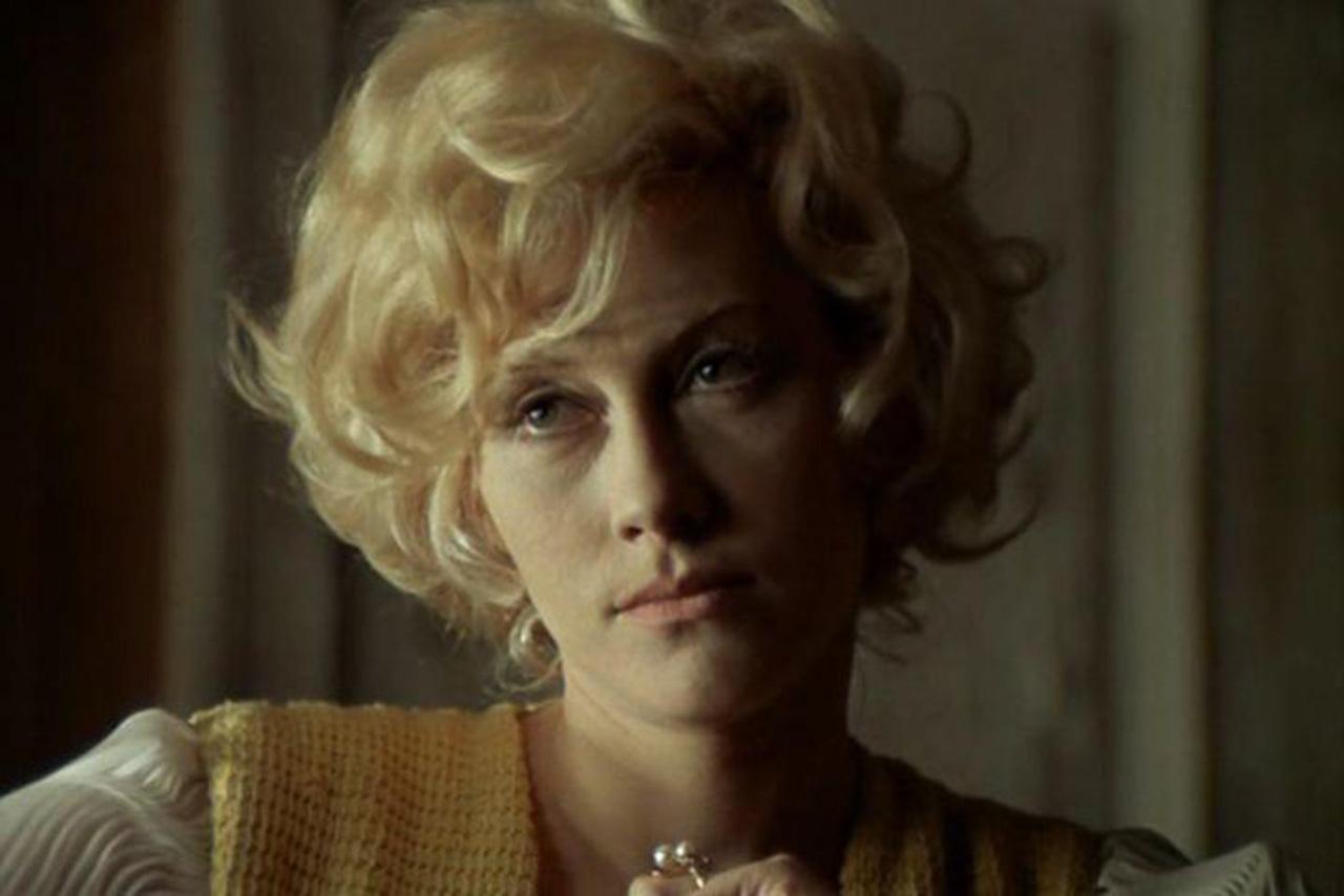 Актриса из фильма «Я шагаю по Москве» попала в реанимацию