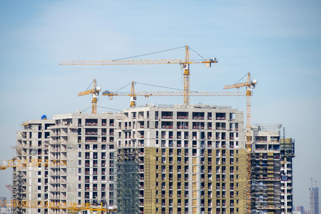 В Москве мужчина упал с высоты девятого этажа и погиб