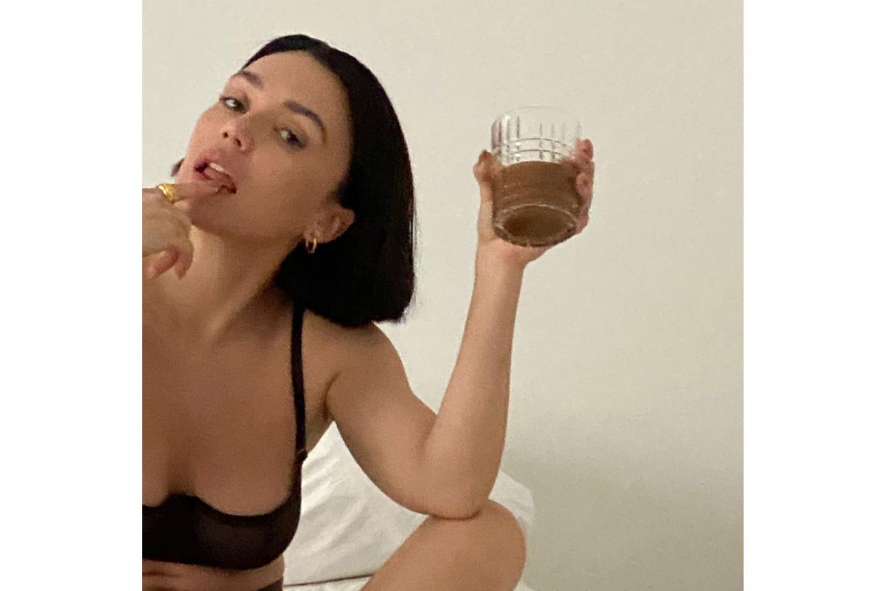 Экс-солистка «Серебра» опубликовала фото в нижнем белье