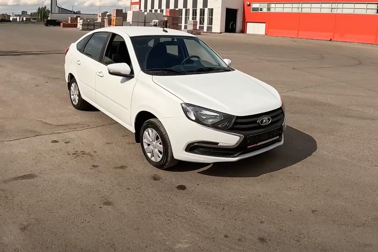 Названа средняя стоимость новых автомобилей Lada в Москве