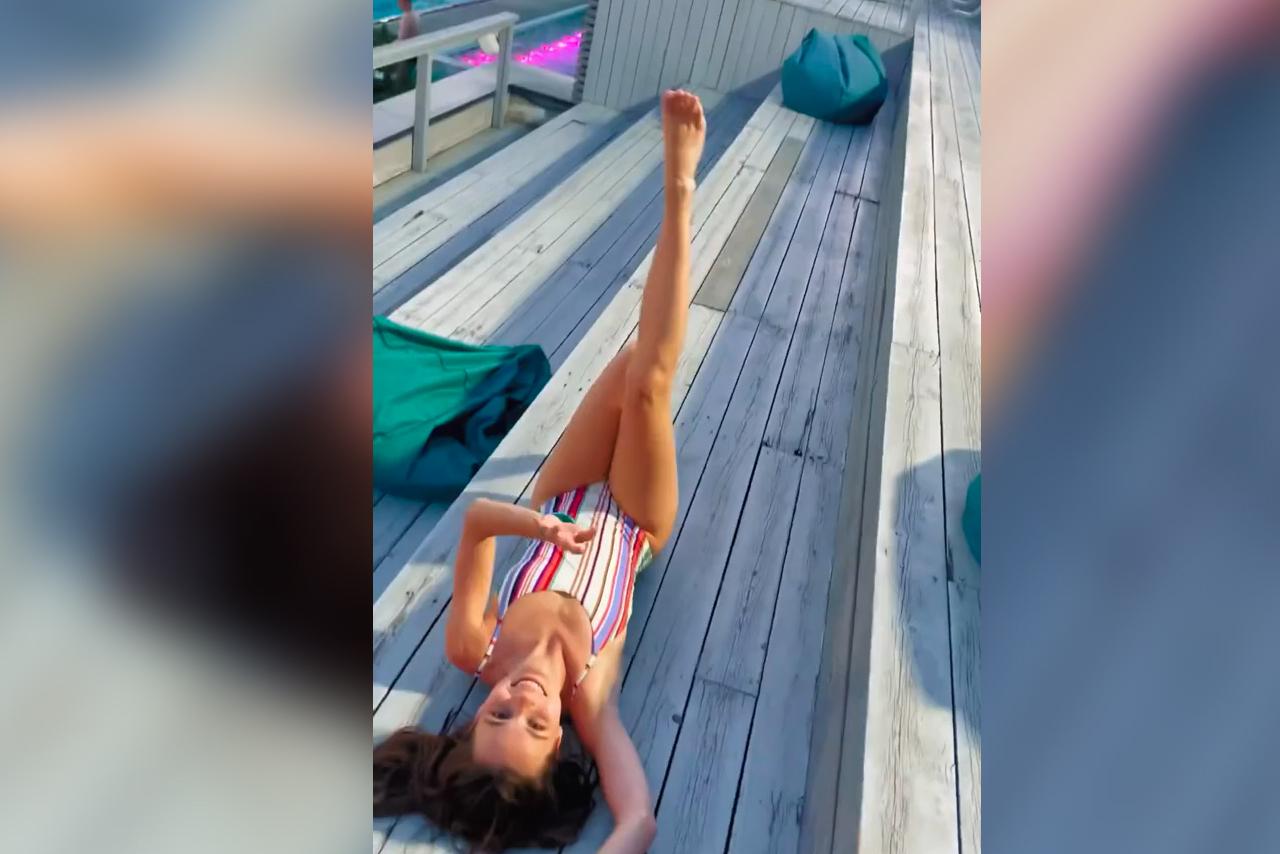 27-летняя Ангелина Стречина показала фигуру в купальнике