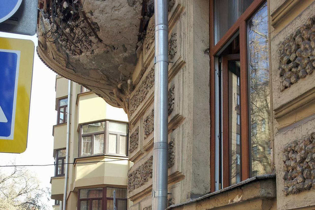 Москвич рассказал о спасении известных артистов от удара по голове