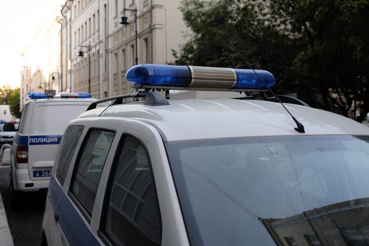 Тело 21-летнего приезжего нашли под окнами многоэтажки в Москве