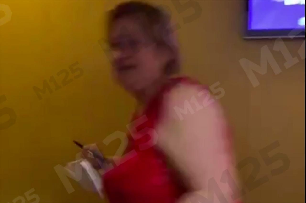 В Москве глава собрания жильцов устроила погром в подъезде и попала на видео