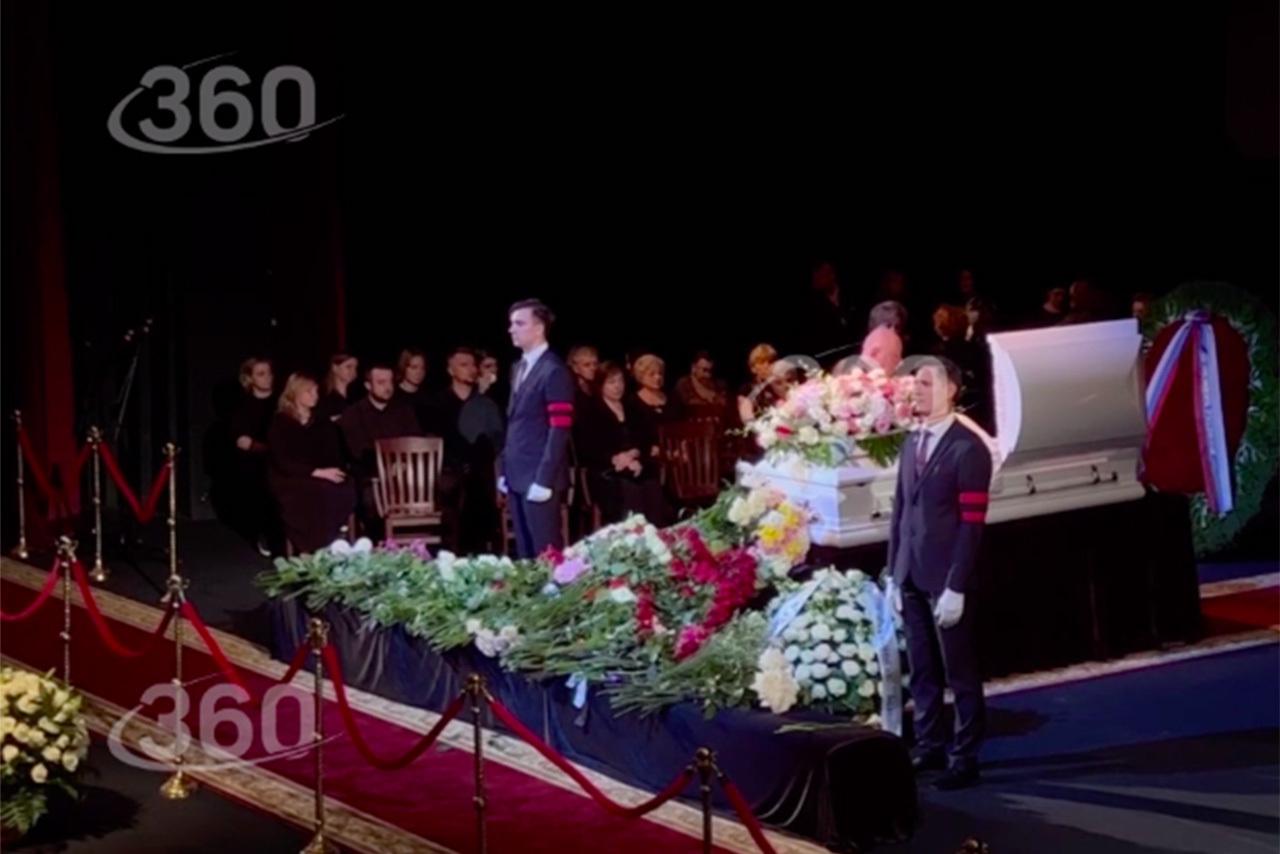 Опубликовано видео с церемонии прощания с актрисой Верой Васильевой в Москве