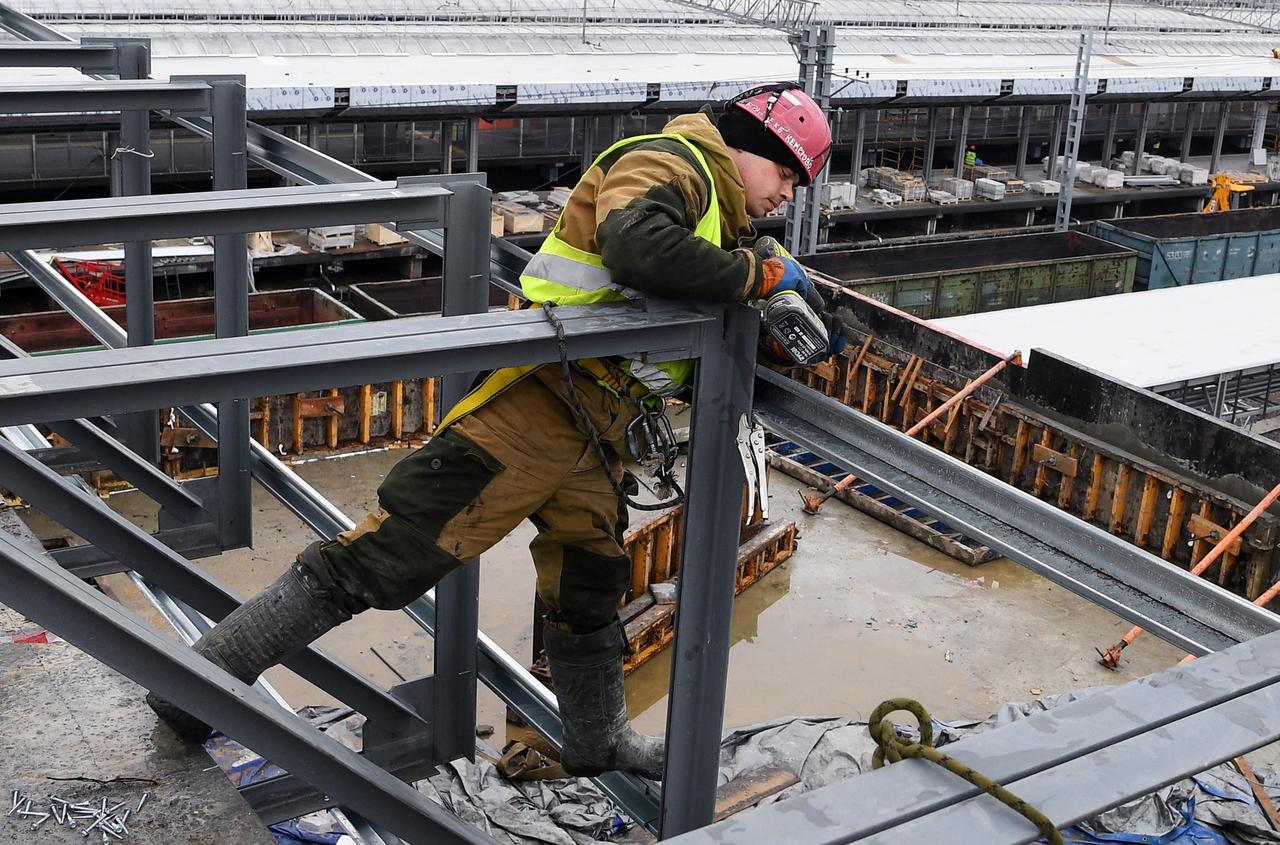Названы самые высокооплачиваемые профессии в сфере строительства в Москве