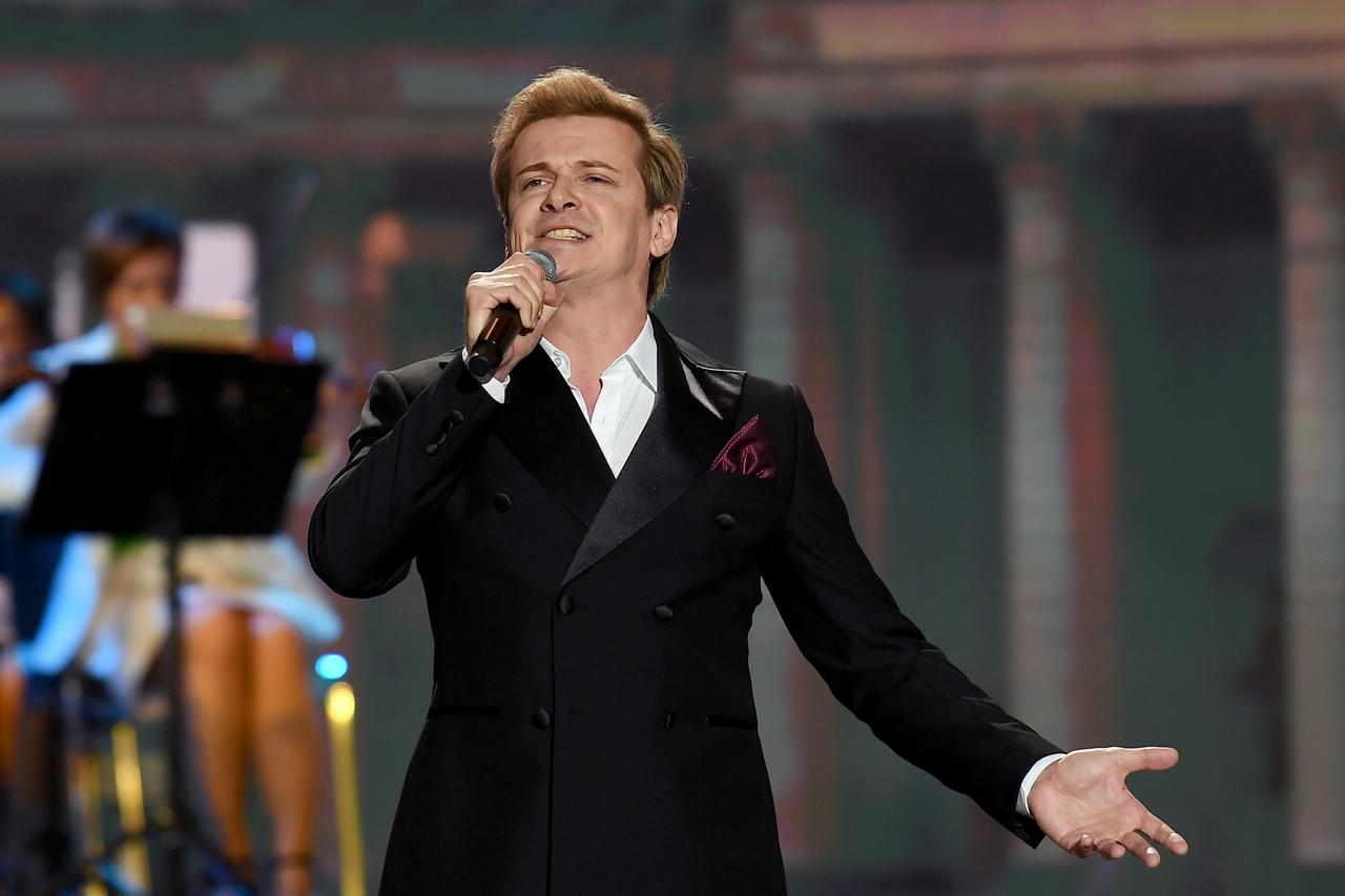 В Москве популярный певец едва не умер после удаления зуба