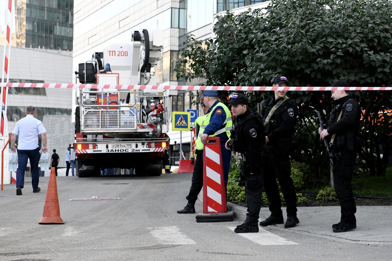 Сбитый БПЛА попал в строящееся здание в «Москве-Сити»