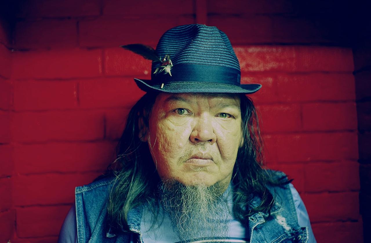 «На чердаках были скелеты, а скелеты — это всегда интересно». Столичный поэт — о мальчишках из 70-х и разных лихачествах