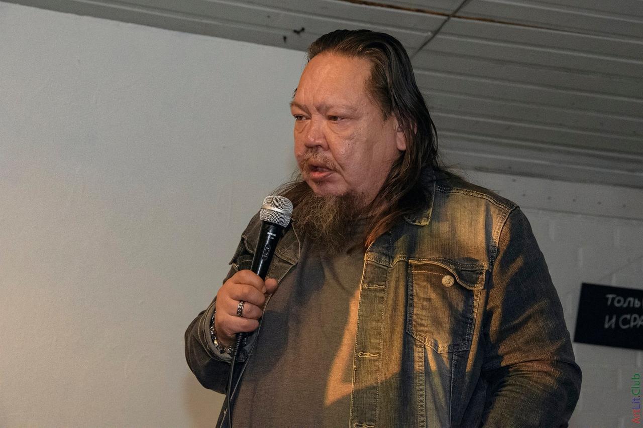 Столичный поэт пожаловался на нерешаемый квартирный вопрос