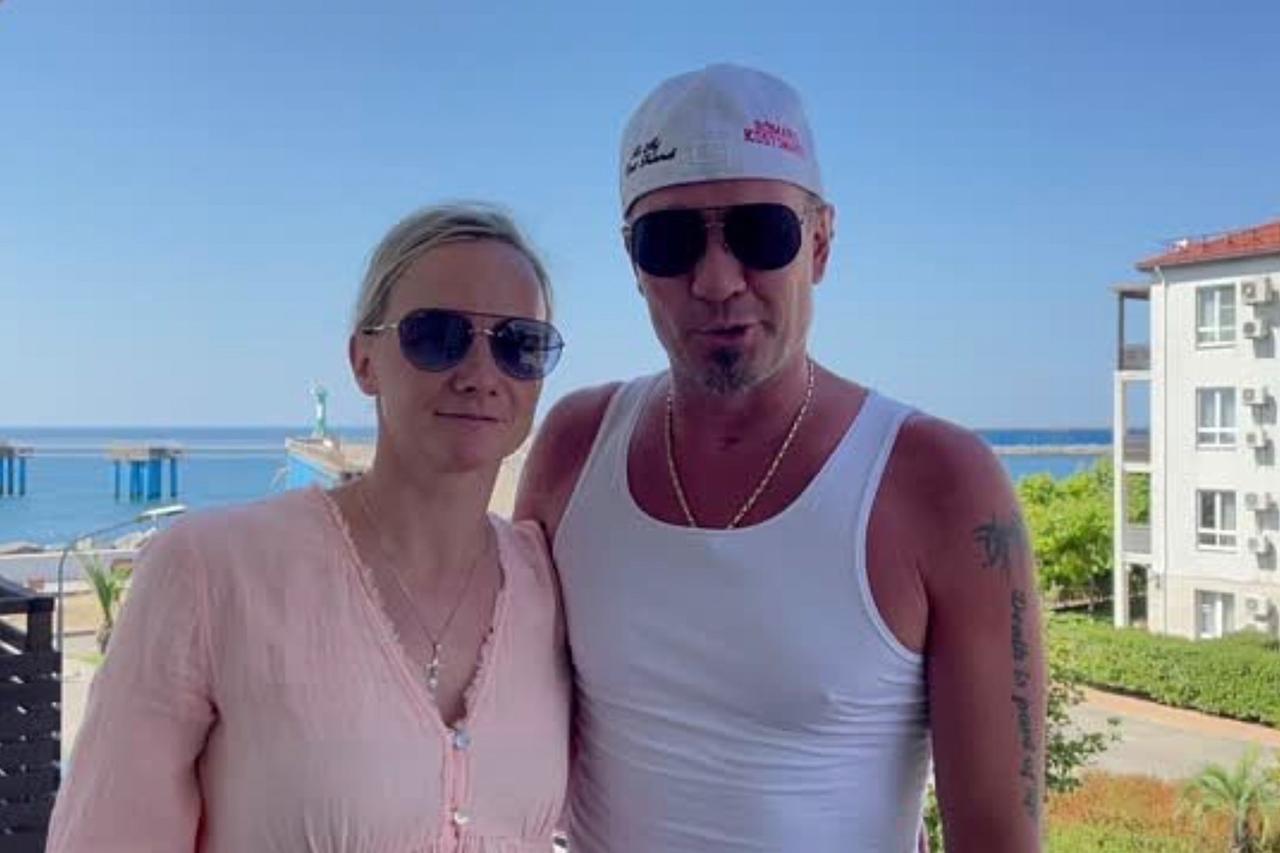 Роман Костомаров записал видеообращение к поклонникам