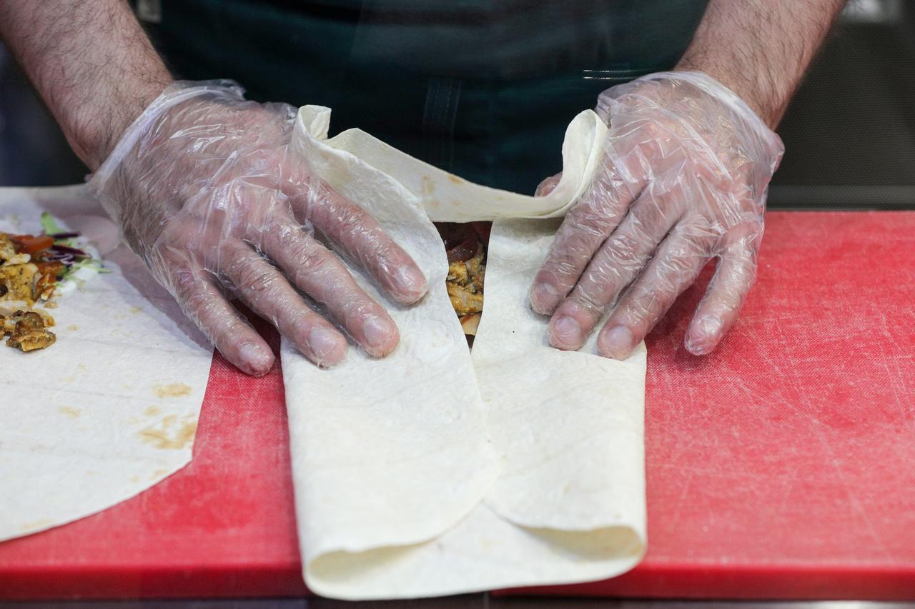 Россиян предупредили о подорожании популярного стрит-фуда