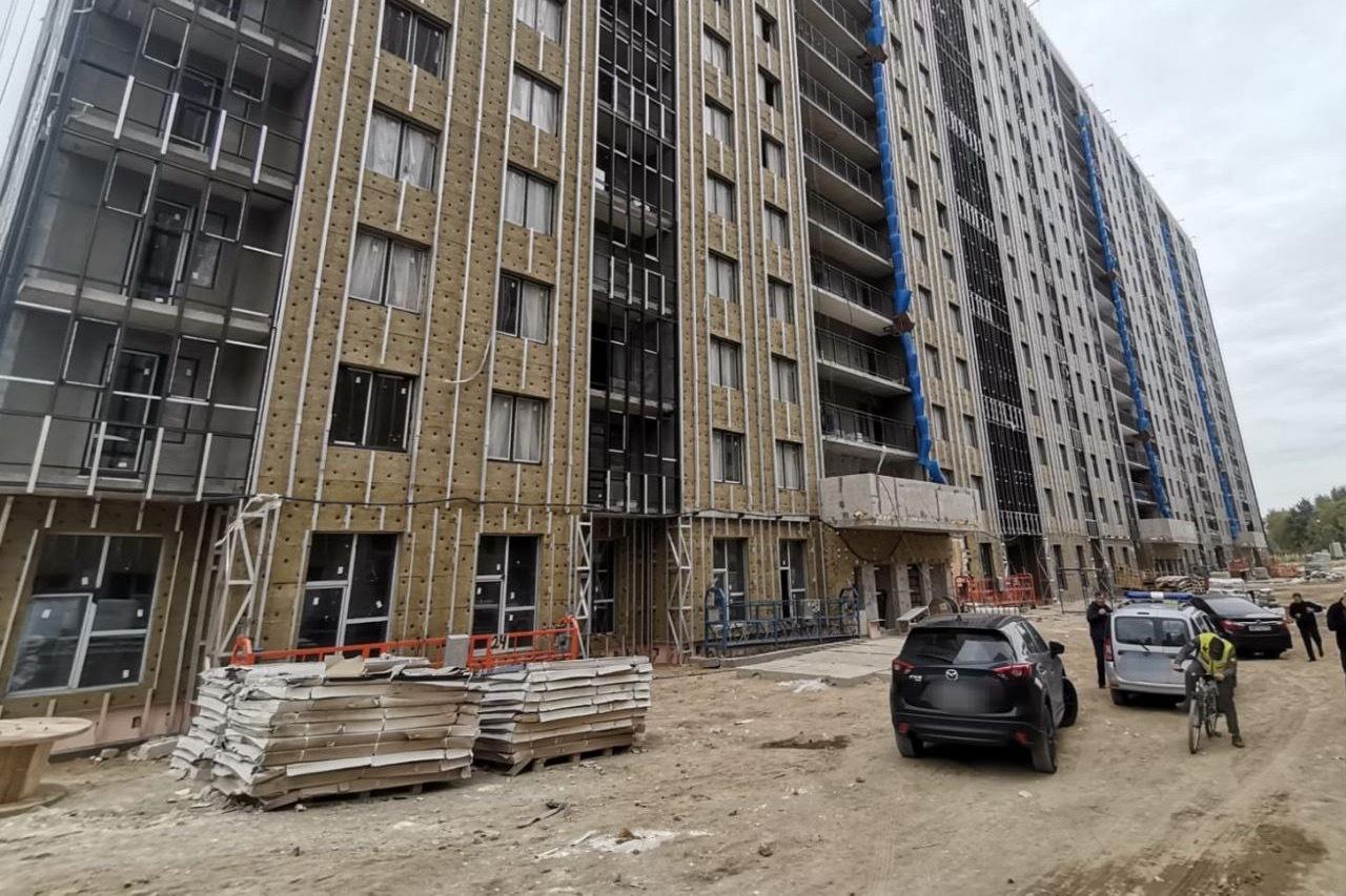 В Москве молодой мужчина упал в вентиляционную шахту и погиб