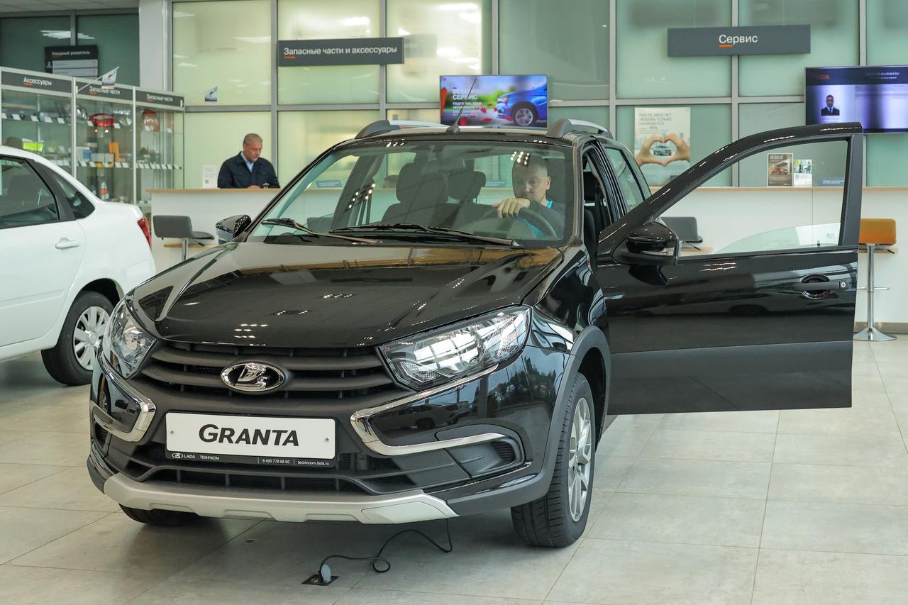 Раскрыта стоимость обновленных версий автомобилей Lada Granta
