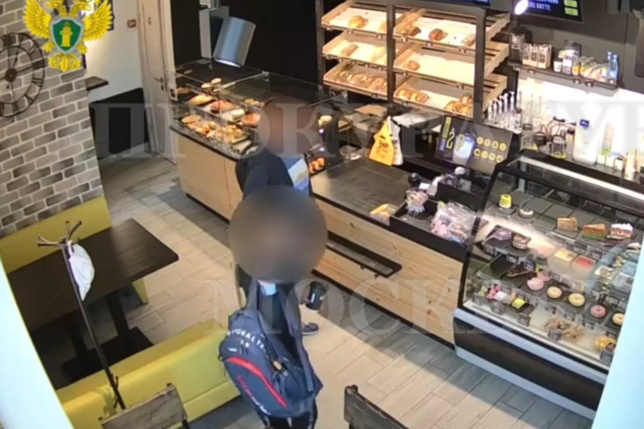 Пропавшая юная фигуристка попала на камеры видеонаблюдения