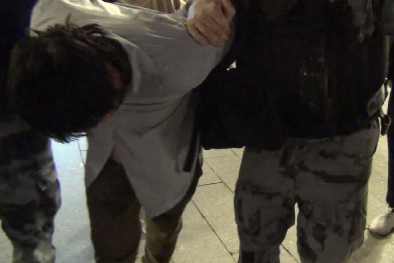 Пьяный пассажир распылил газ в салоне автобуса в центре Москвы