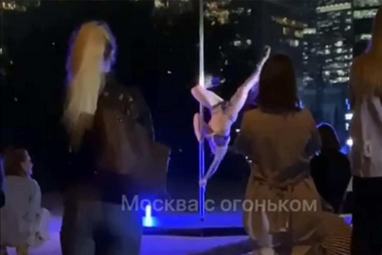 Танец на шесте на фоне «Москва-Сити» попал на видео