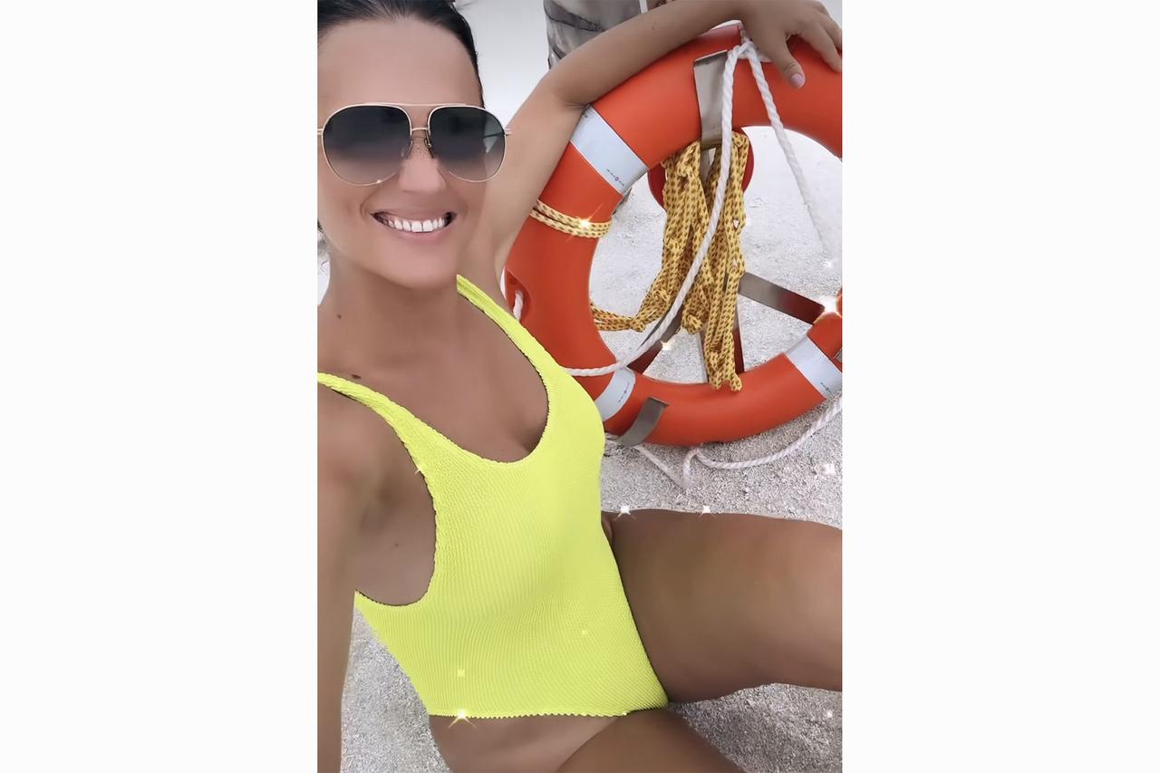 Певица Слава показала фигуру после прибавки в весе