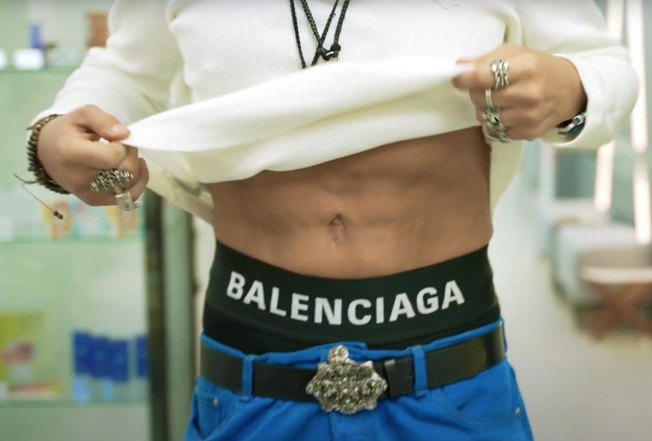 56-летний Филипп Киркоров продемонстрировал Ксении Собчак свой пресс