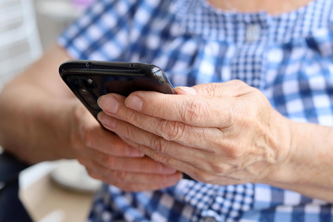 Желающая вылечить сына от алкоголизма москвичка «наняла» умершую целительницу