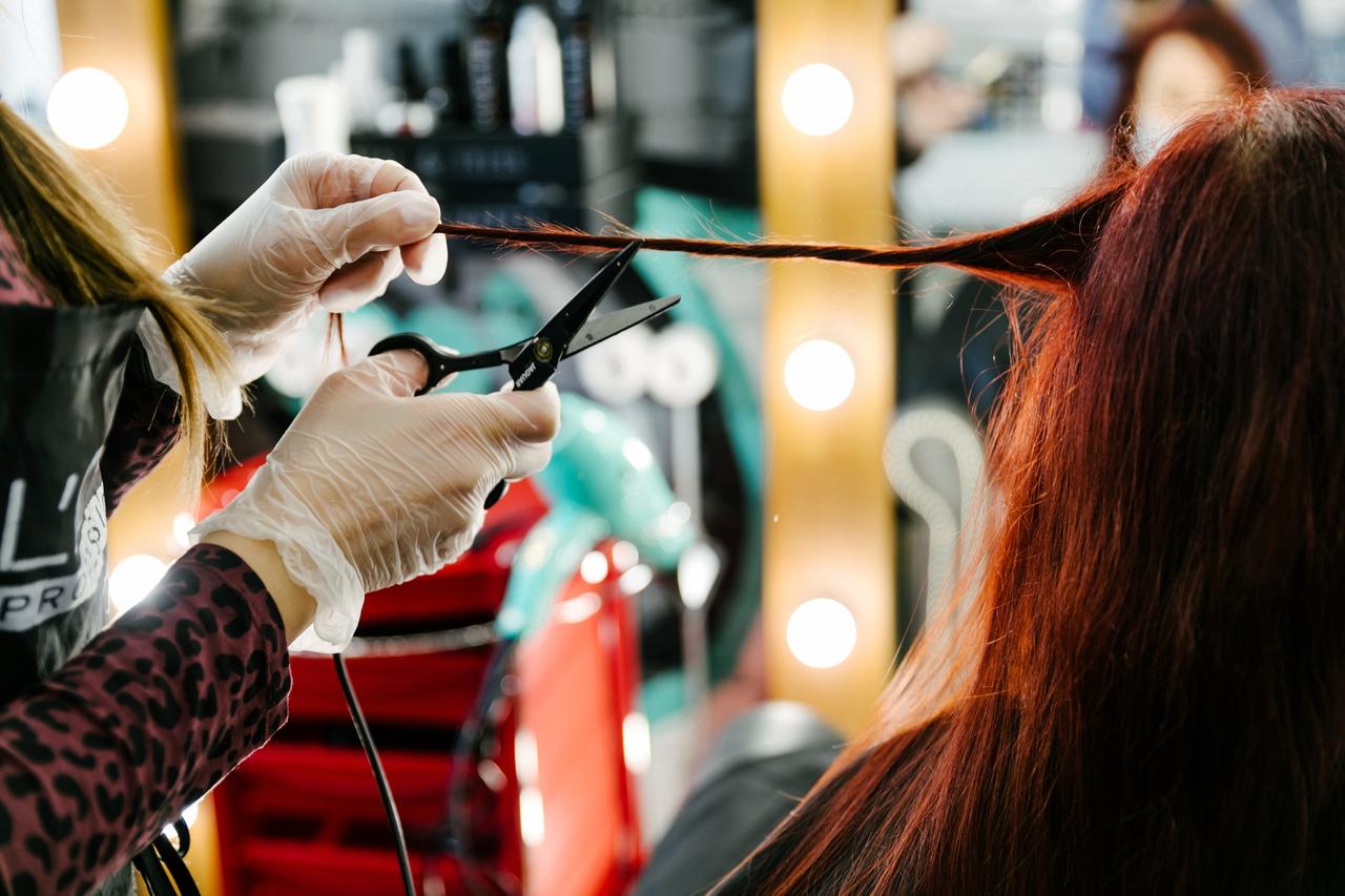 16-летнюю москвичку избили в салоне красоты в центре столицы