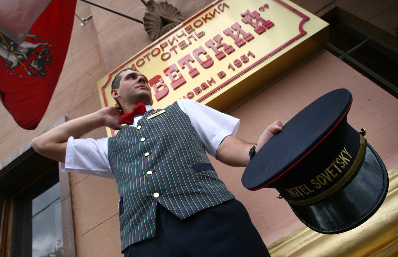 Раскрыт один из способов заработка швейцаров в СССР