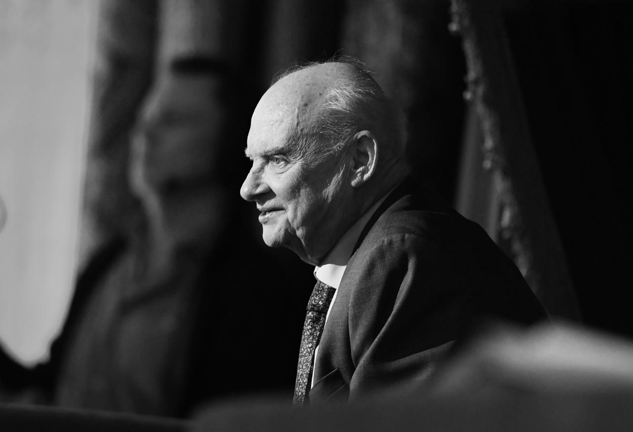 Стало известно о смерти поэта-песенника Николая Добронравова