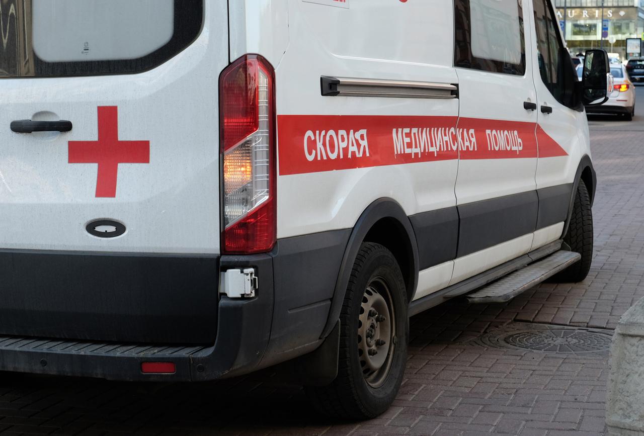 Мужчина упал с электросамоката и погиб в Москве