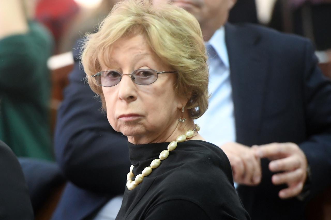 Раскрыт гонорар народной артистки России Ахеджаковой за границей