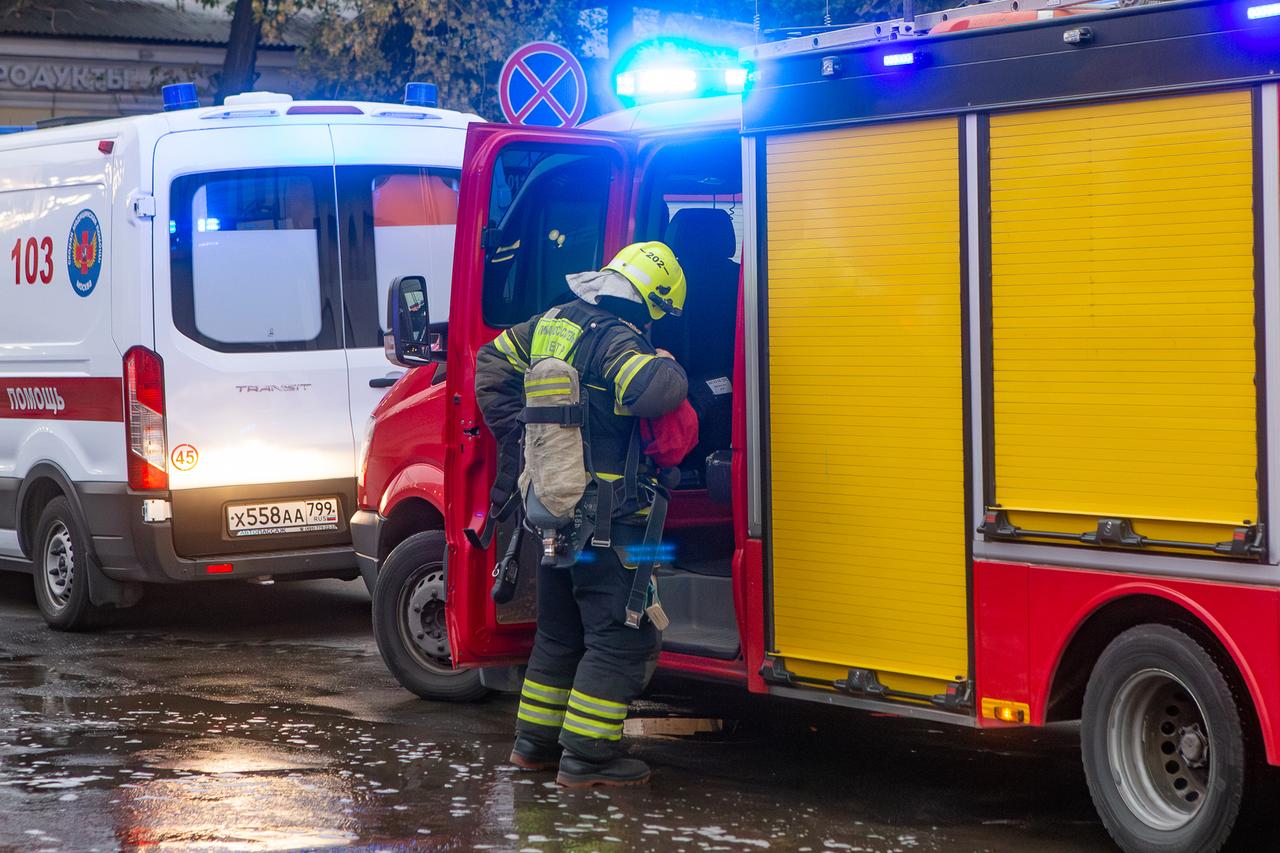 Отец и двухлетняя дочь задохнулись во сне при пожаре в Подмосковье