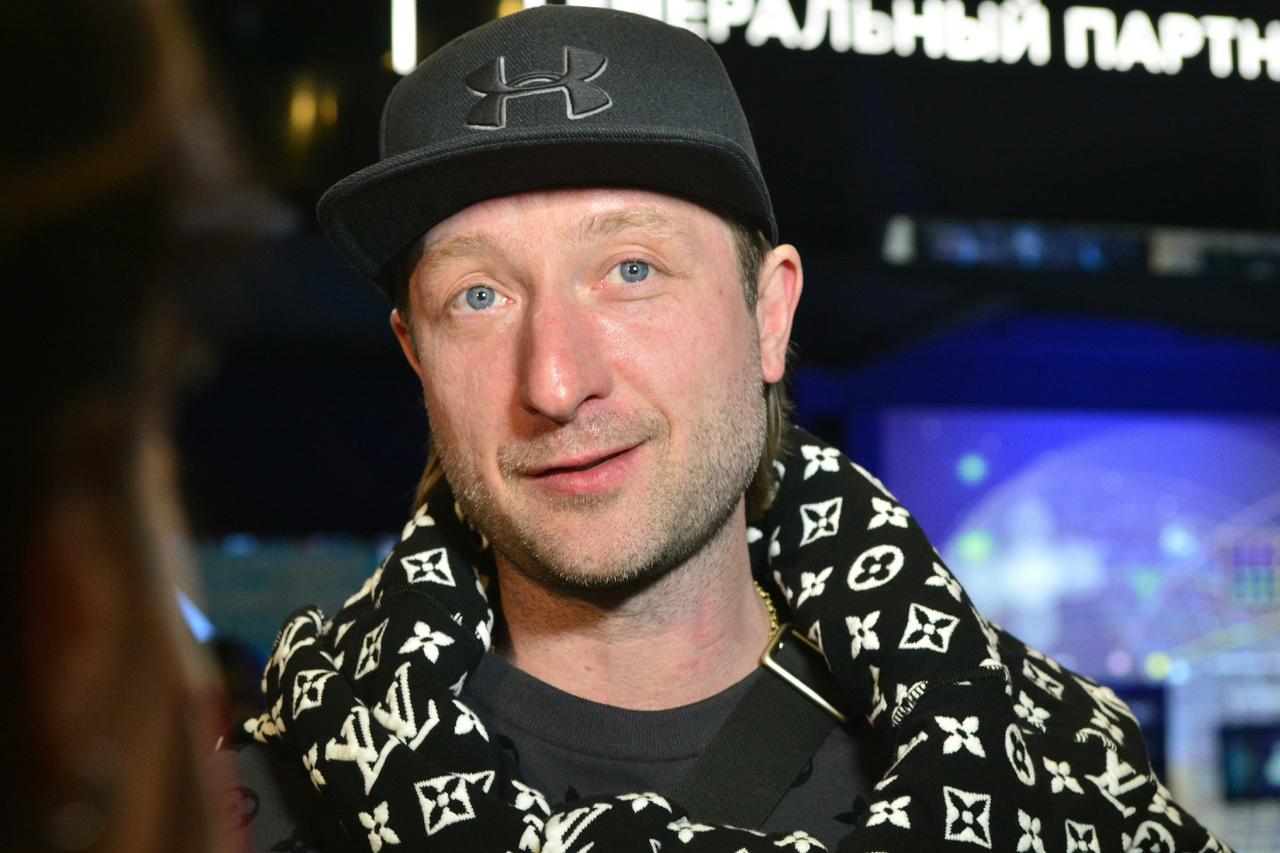 Евгений Плющенко приобрел Mercedes-Benz в кредит