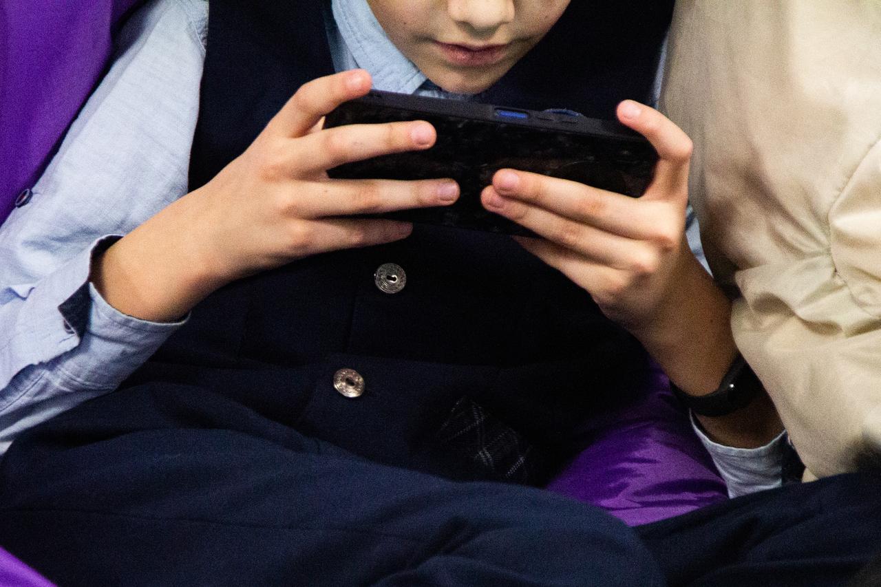 Раскрыта средняя стоимость подарка от класса на День учителя в Москве