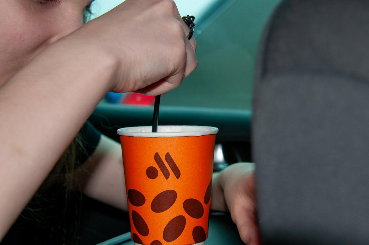 Специалист по брендингу намекнул на плагиат в логотипе «Вкусно — и точка»