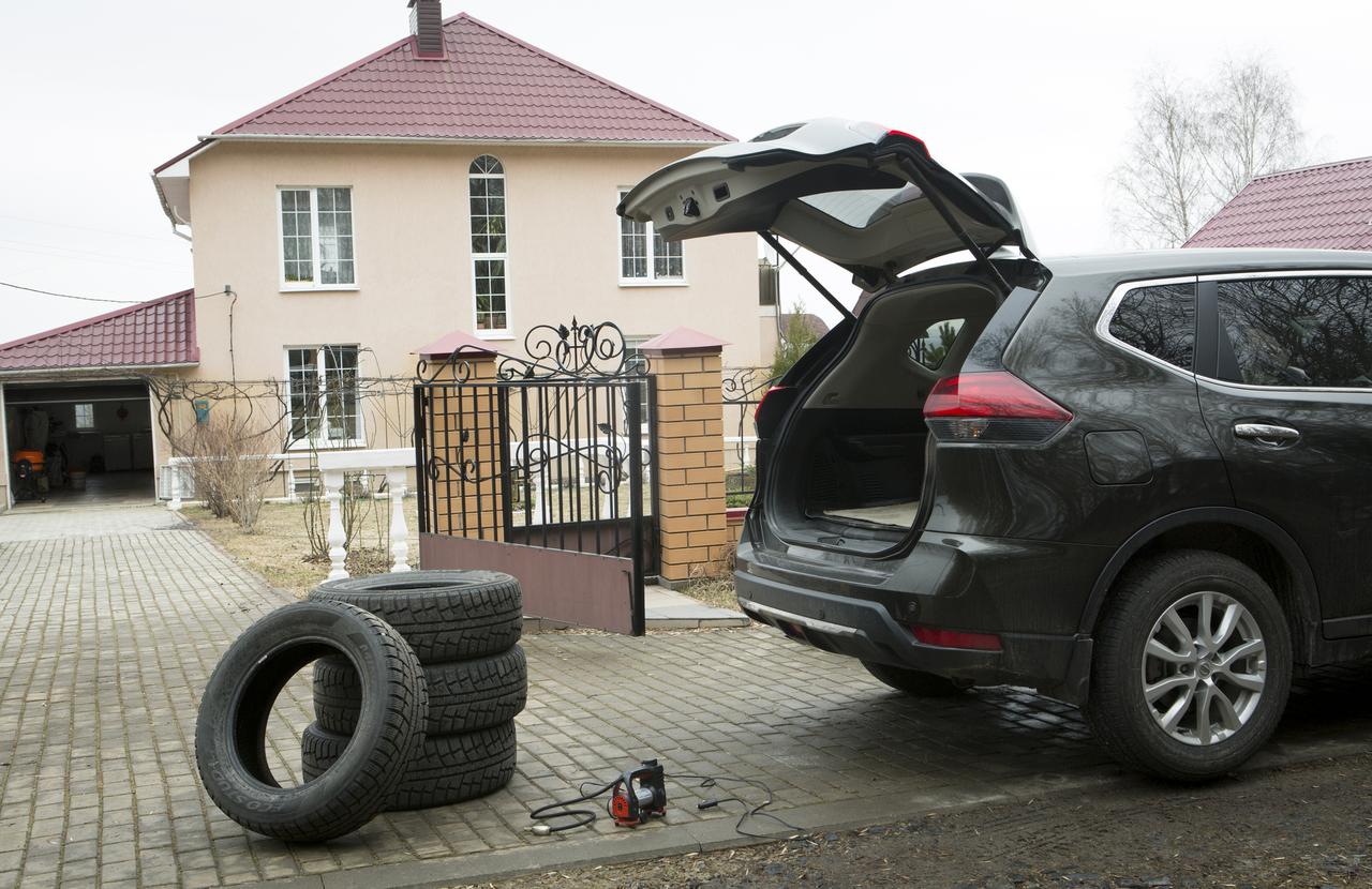 Автоэксперт оценил необходимость замены летней резины в октябре