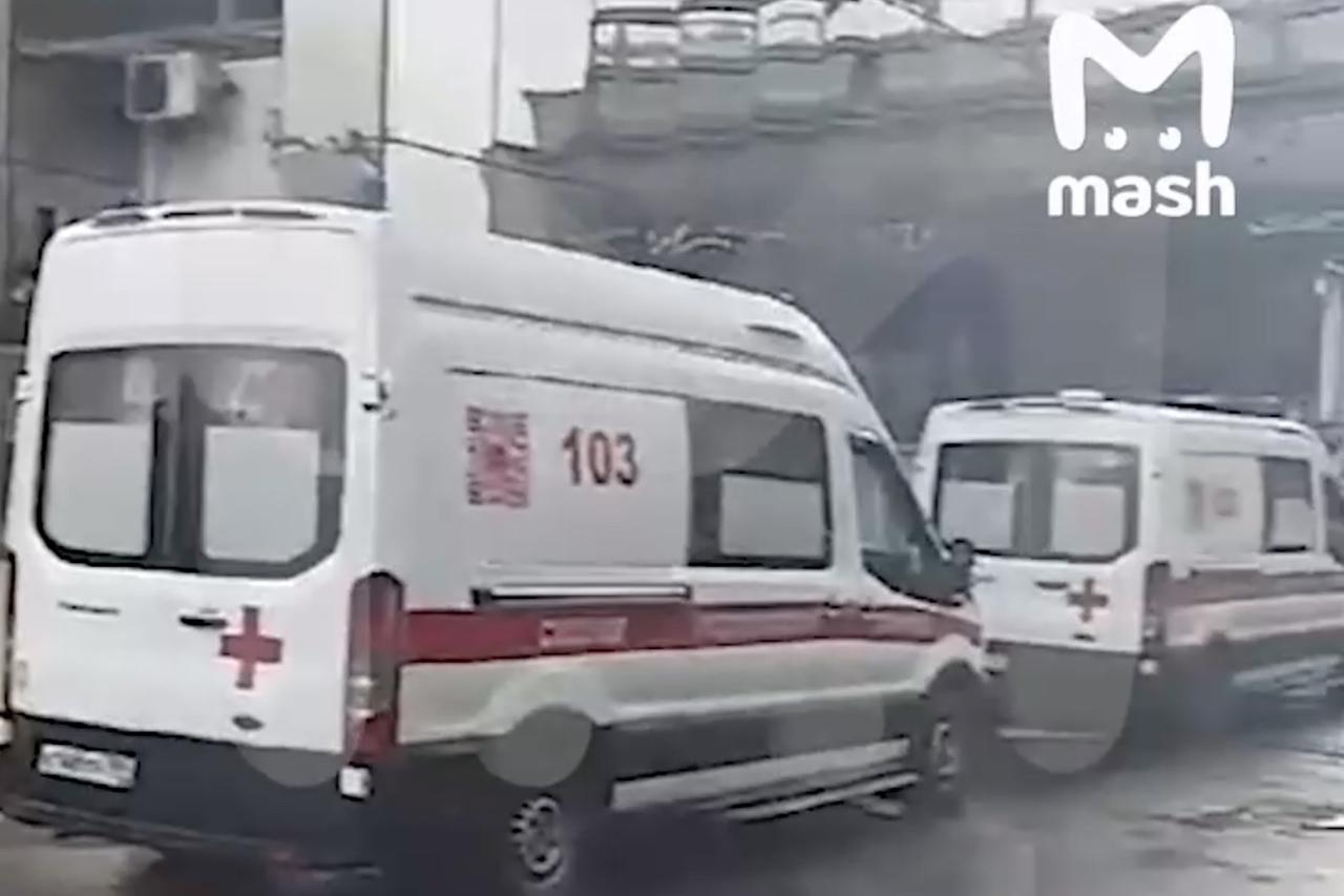 Три человека пострадали при пожаре в московской клинике