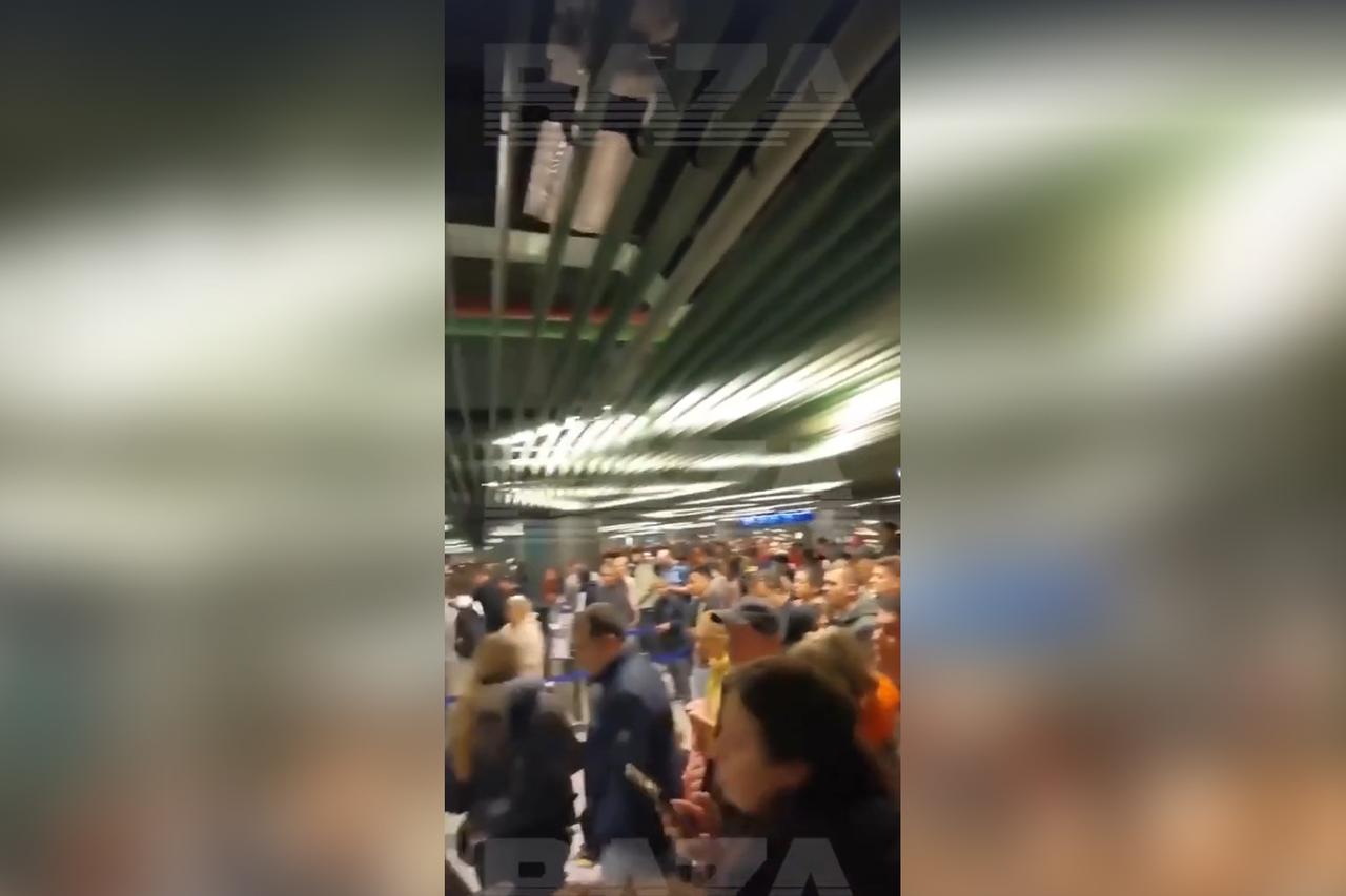 Огромная очередь в столичном аэропорту попала на видео