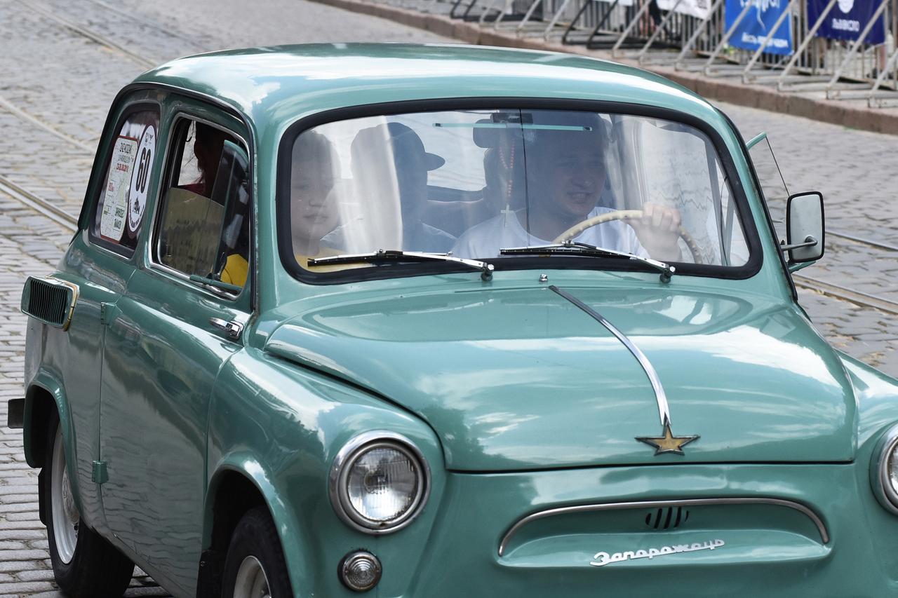 Московский индиец назвал самую удобную российскую машину