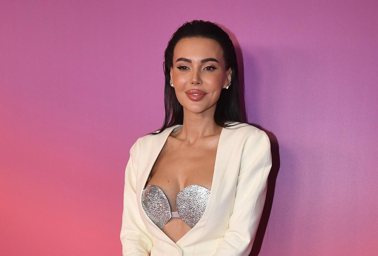 Оксану Самойлову заподозрили в установке имплантов в ягодицы