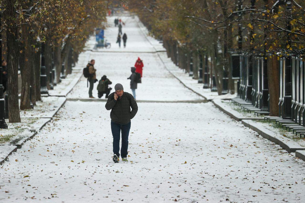 МЧС предупредило москвичей об опасной погоде