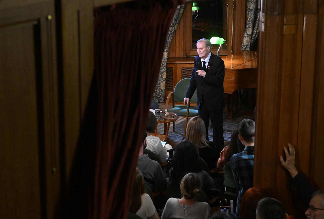 Стало известно о состоянии госпитализированного артиста Соломина