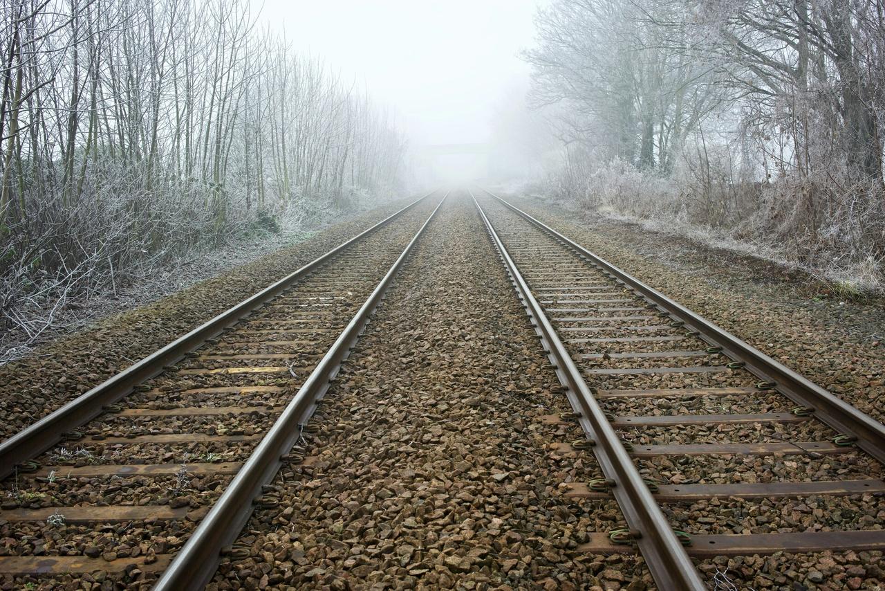 Поезд насмерть сбил мужчину в Москве