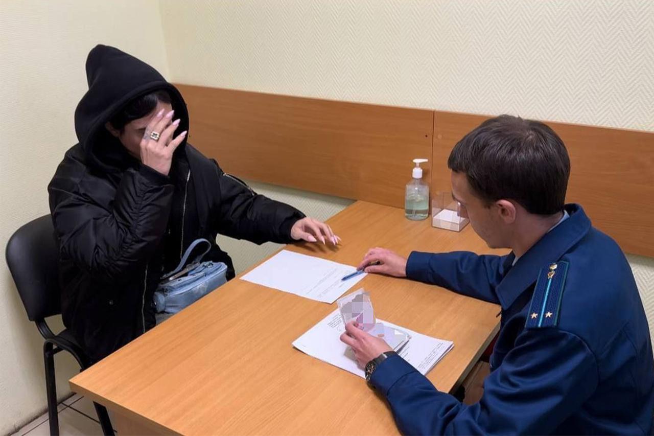 Блогеру-трансгендеру вручили обвинительное заключение по делу о порнографии