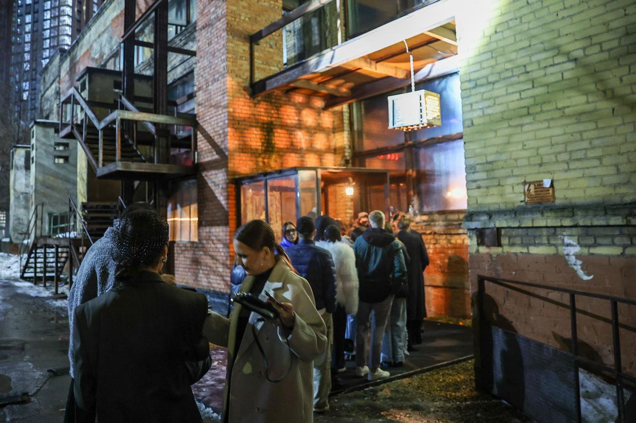 Вторую часть голой вечеринки Ивлеевой посетили силовики