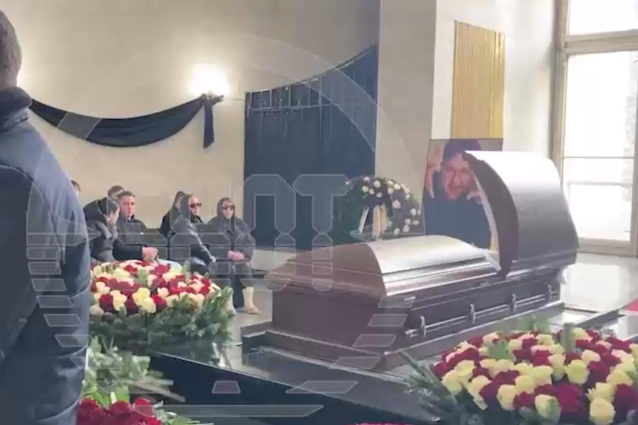 Опубликованы видео с церемонии прощания с танцором из клипа LittleBig в Москве